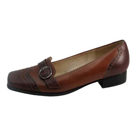 Zapato Dama En Cueros Marrones Taco 2,5 Cm Único Par N° 36