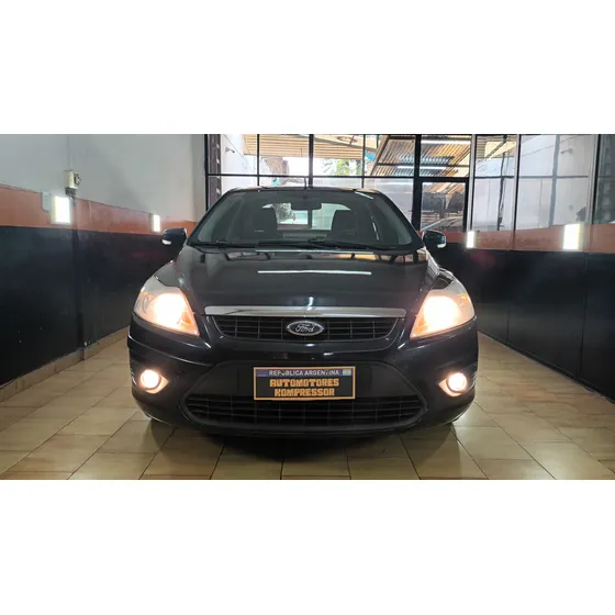 Ford Focus 2 2.0 Exe Sedan Trend