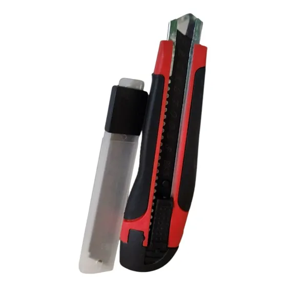 Cutter Trincheta Cuchilla Profesional 18mm