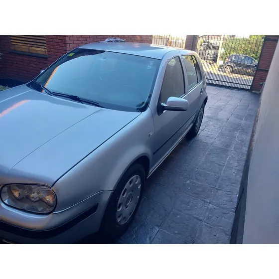 Volkswagen Golf 1.6 Format