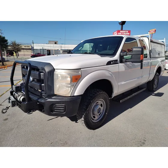 Ford F-250 Super Duty Xl 4x4 Cabina Y Media
