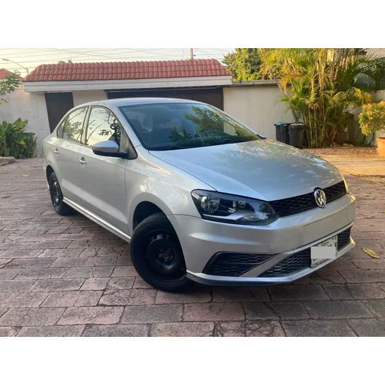 Volkswagen Vento 1.6 Starline At