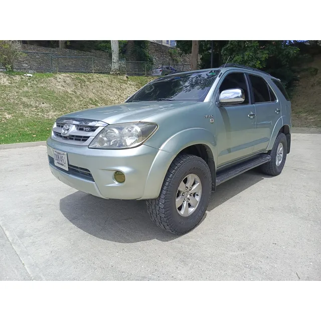 Toyota Fortuner 4x4