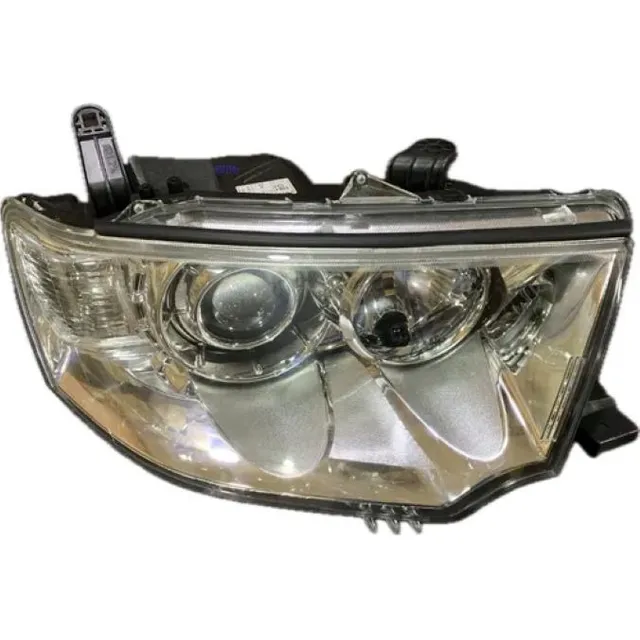 Faro Mitsubishi Montero Sport 2011 - 2016 Derecho Tyc