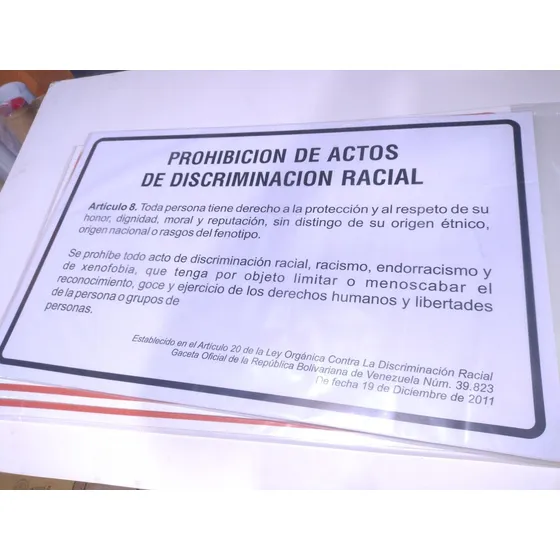 Aviso Prohibición De Actos De Discriminación Racial