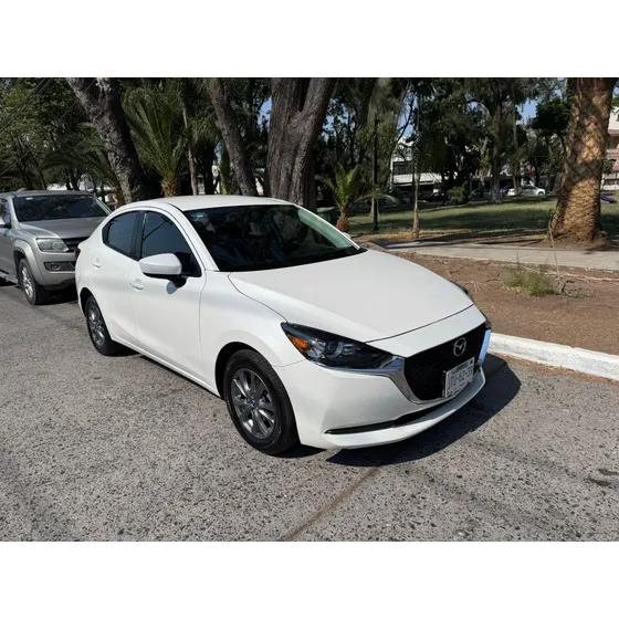 Mazda Mazda 2 Sport Sedan At