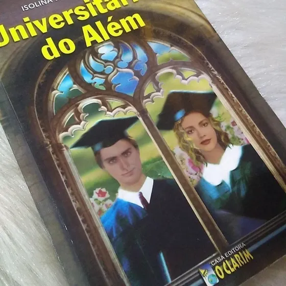 Livro Universitários Do Além