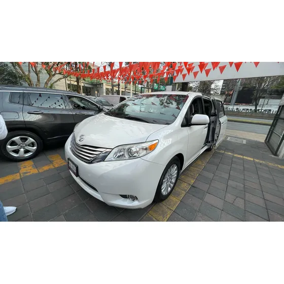 Toyota Sienna 3.5 Xle At
