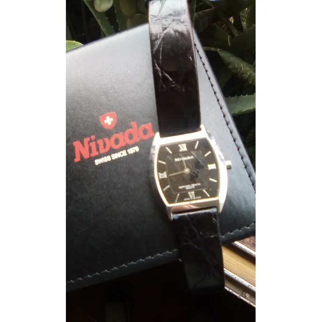 Reloj Nivada  Dama Cristal De Zafiro...clasico