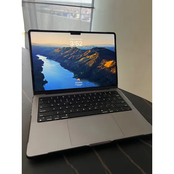 Laptop Macbook Pro M3 Chip 14.2 Pulgadas