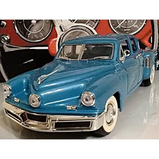 Tucker Torpedo 1948 Esc 1/18 Road Signature. Nuevo