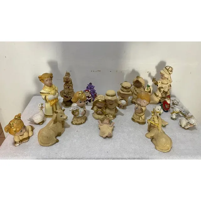 Hermosas Figuras Del Nacimiento Pesebre Navideño Yeso Usado