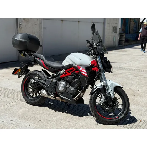 Benelli 302 Naked