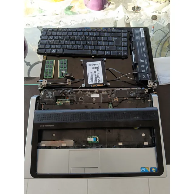 Dell Studio 1558 Pp39l Para Refacciones, 70% Funcional.