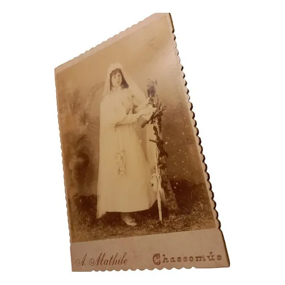 Fotografía Antigua Tarjeta Álbum, Comunión.  Mathile
