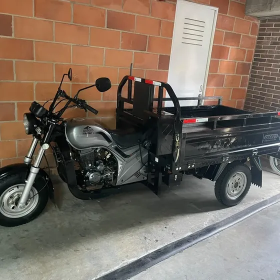 Moto Carro En Excelente Estado Sin Reclamaciones