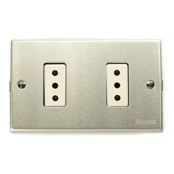 Enchufe Doble 2p+t 10a 250v Armado 5113/20 Magic Bticino