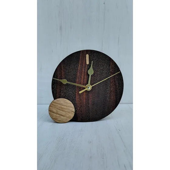 Reloj De Mesa/ Escritorio. Reloj Madera Samán Y Fresno.