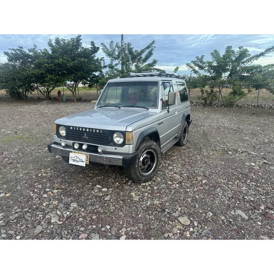 Mitsubishi Montero 2.6 L042 Cabinado