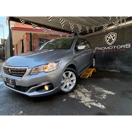 Peugeot 301 1.6 Allure At