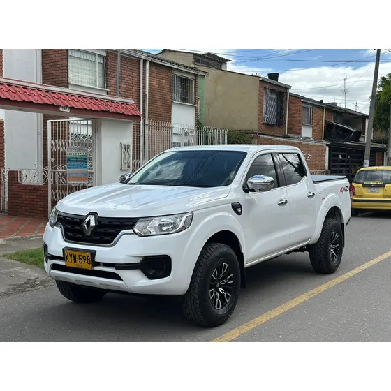 Renault Alaskan 2.5 Zen