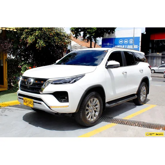 Toyota Fortuner 2.4 Srv At 4x2