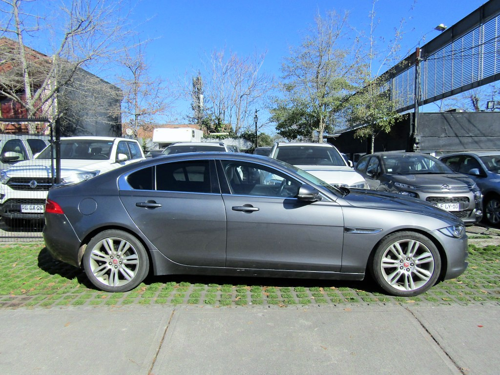 Jaguar Xe Prestige 2.0 2017