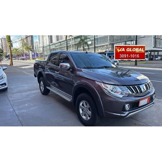 Mitsubishi L200 2.4 Triton Sport Hpe Cab. Dupla 4x4 Aut. 4p