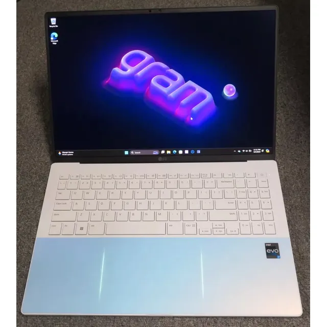 LG Gram Style 16  13th Gen  32gb/1tb