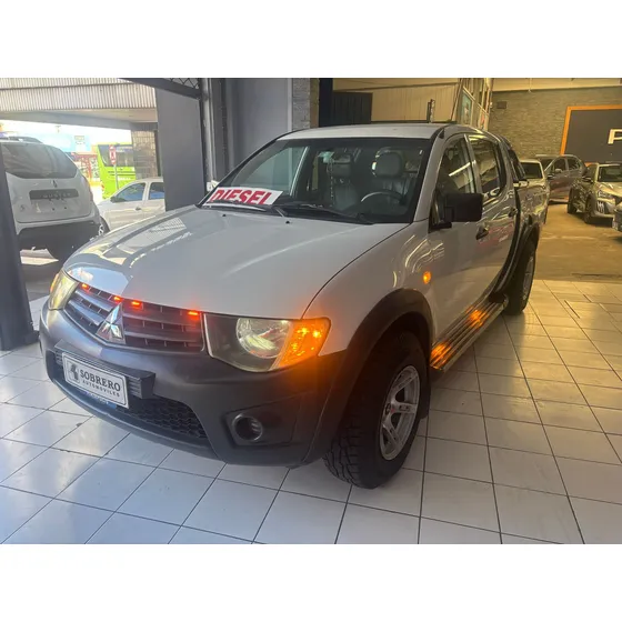 Mitsubishi L200 Doble Cabina Con Caja