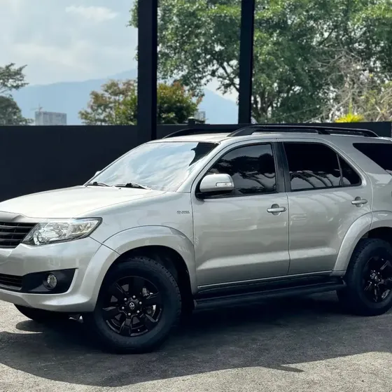 Toyota Fortuner 2015 2.7l 4x2