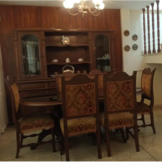 Comedor, 6 Sillas, Mesa Ovalada Vidrio + Vitrina Ceibo