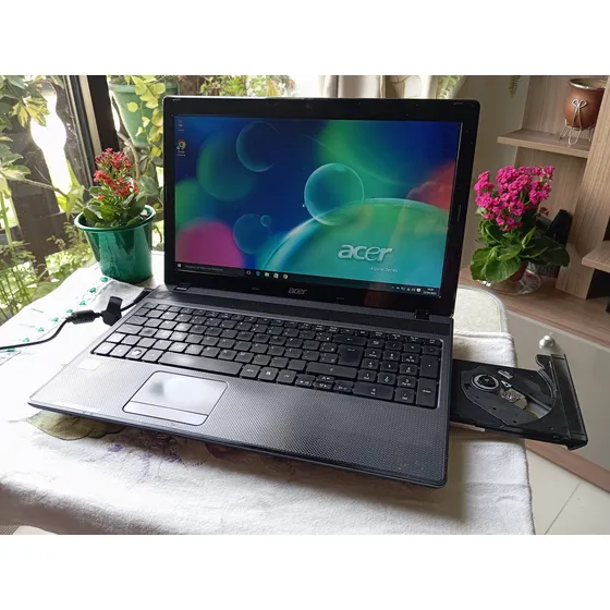 Notebook Acer Intel Core I3, 3gb,hd 500gb ,tela 15,6 Led Prateado