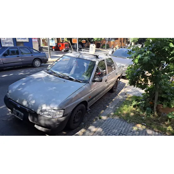Ford Escort 1.8 Clx 5 P