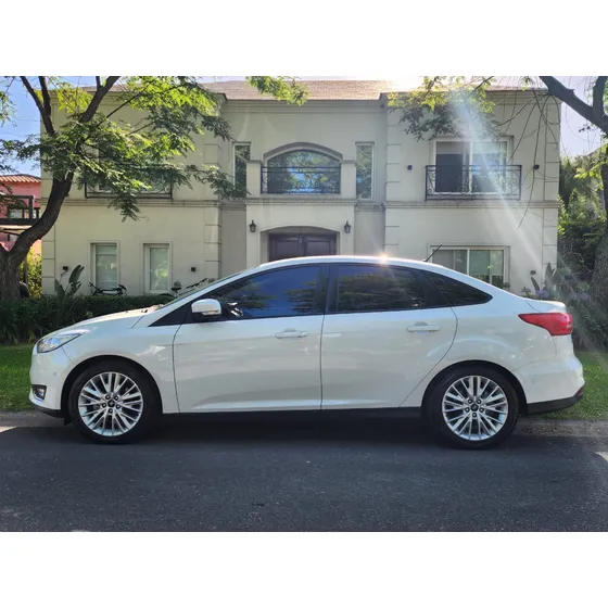 Ford Focus Iii 2.0 Sedan Se Plus Mt
