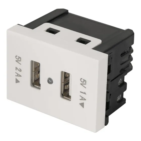 Toma Con 2 Puertos Usb, 1.5 Módulos, Línea Española, Blanco