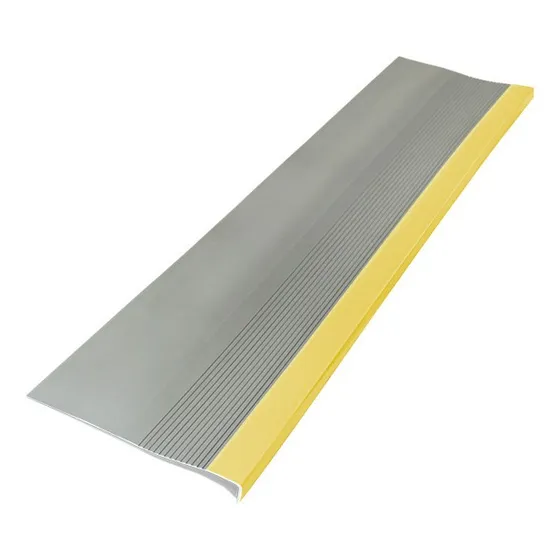 Grada Pvc 120cmx32cmx4mm Alto Tráfico - Gris/amarillo