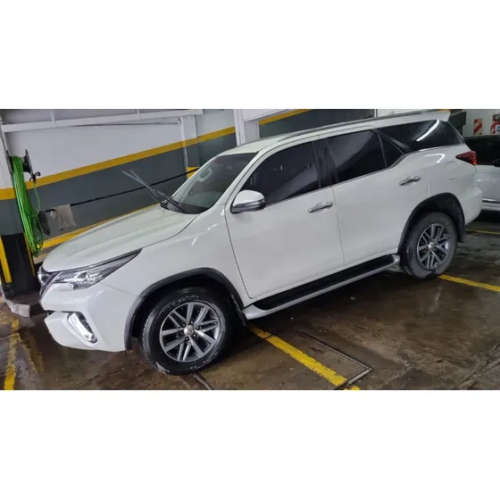 Toyota Hilux Sw4 2.8 Srx 177cv 4x4 7as At