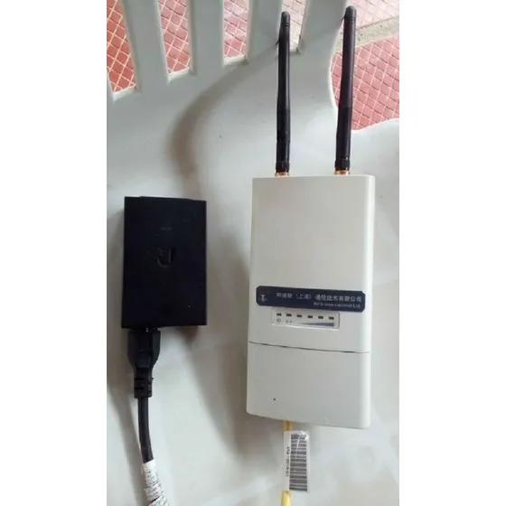 Ubiquiti Rocket M2 2.4ghz Con Poe Usada