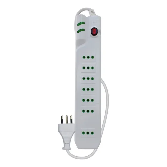 Alargador Zapatilla Protector Sobre Voltaje 1400j Microlab Color Blanco