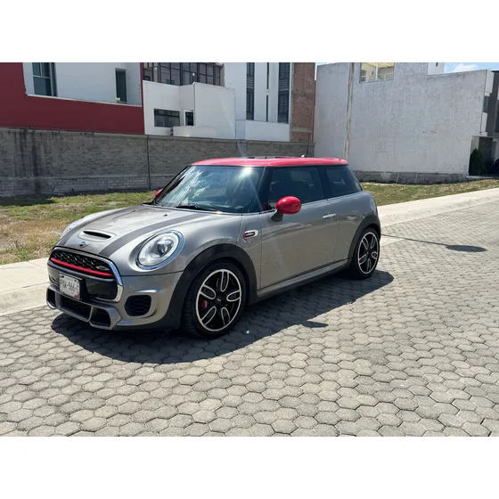 Mini John Cooper Works 2.0 Hot Chilli At