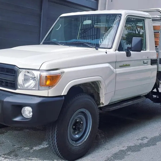 Toyota Land Cruiser 79 2015 V6
