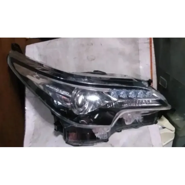 Faro Fortuner Dubai 2018 2019 Usado Original Con Luz Led