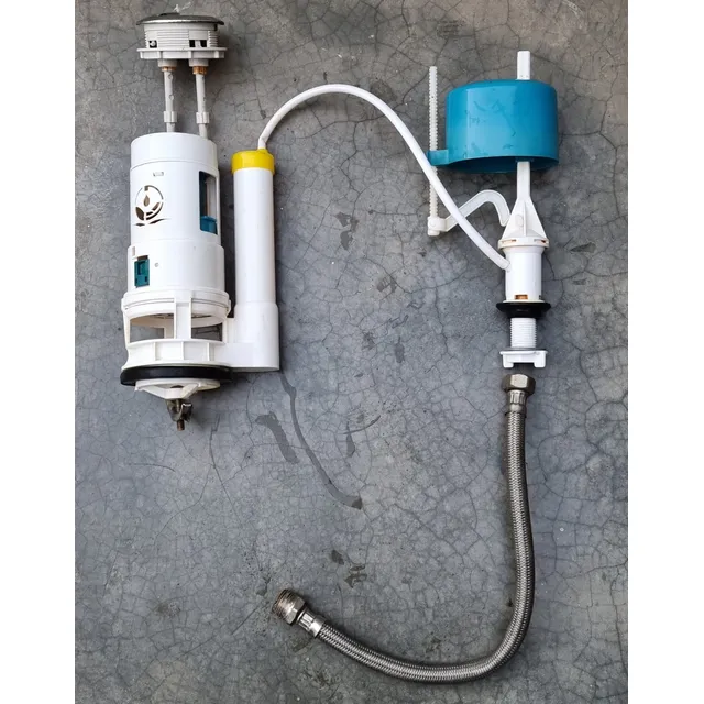 Juego Accesorios De 2  Para Inodoro One Peces Marca Acqua.