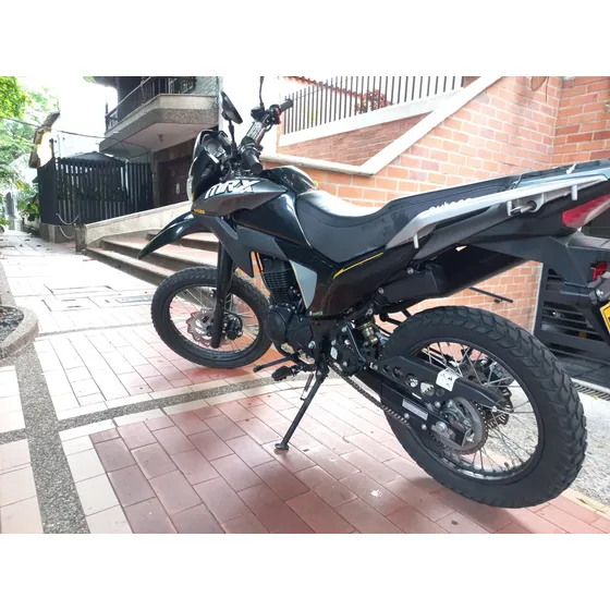Motocicleta Victory Mrx 150