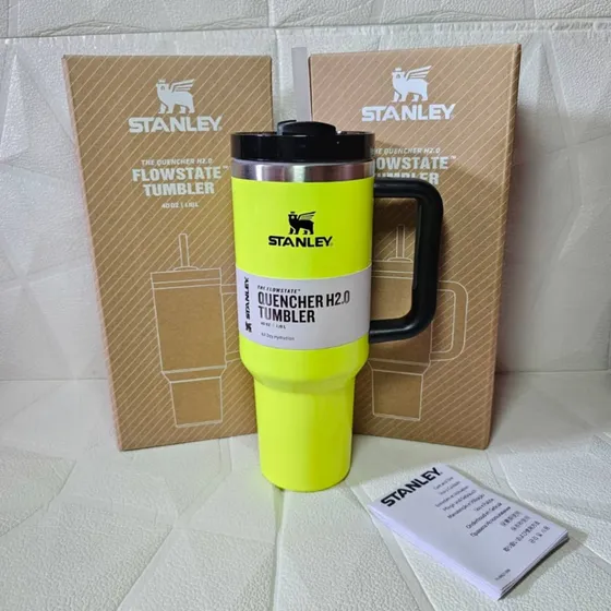 Vaso Termo Marca Stanley Slim Can Cooler 1.18ltr