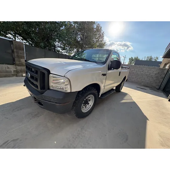 Ford F-100 3.9 Cab. Simple Xl Plus Mp3+4x2