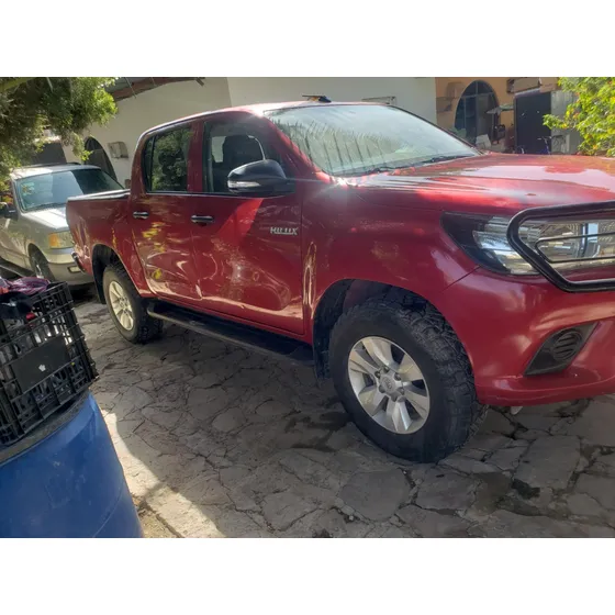 Toyota Hilux 2.7 Cabina Doble At