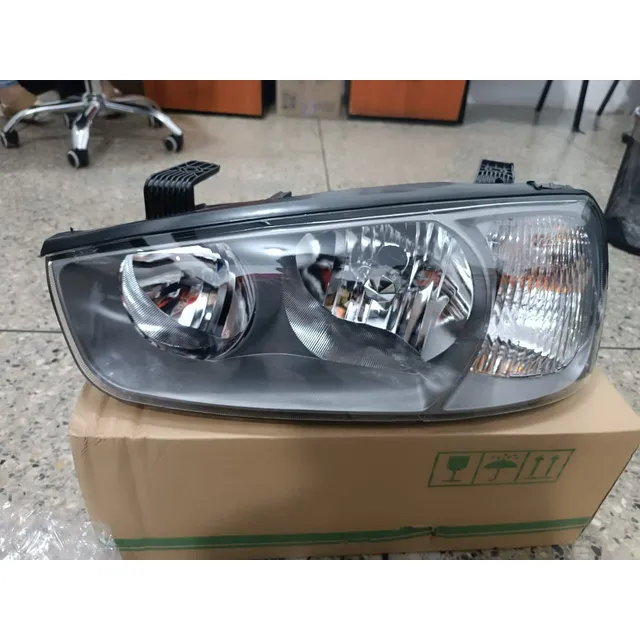 Faro Derecho Hyundai Elantra 2001-07 (negro) Tpg
