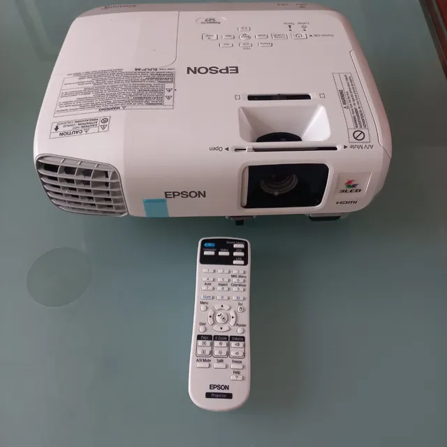 Proyector Epson Powerlite S27 2700lm Blanco 100v/240v Blanco